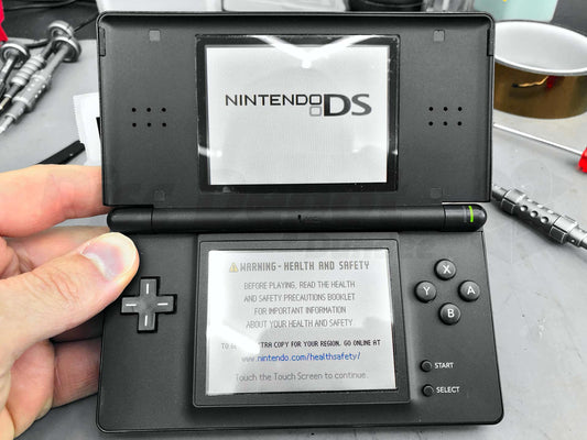 Reparasjon av Død Nintendo DS Lite